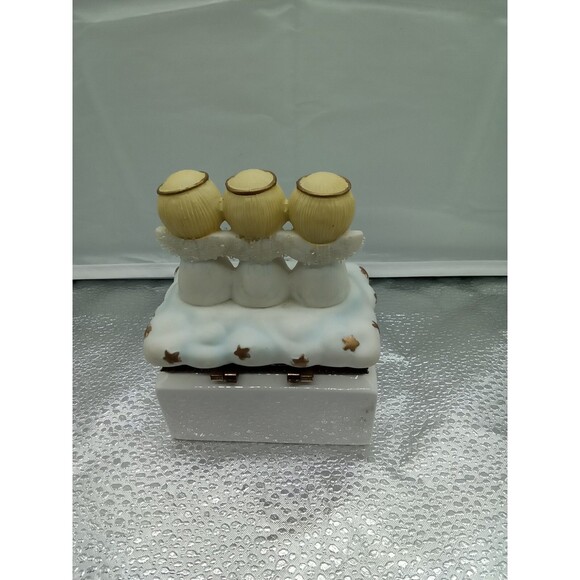 Christmas Three Praying Angels Porcelain And Ceramic Jewelry Trinket Hindged Box - Picture 3 of 8